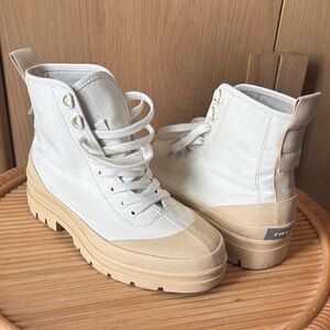 Like New Everlane Cream and Tan Lace-Up Canvas Women's Boots